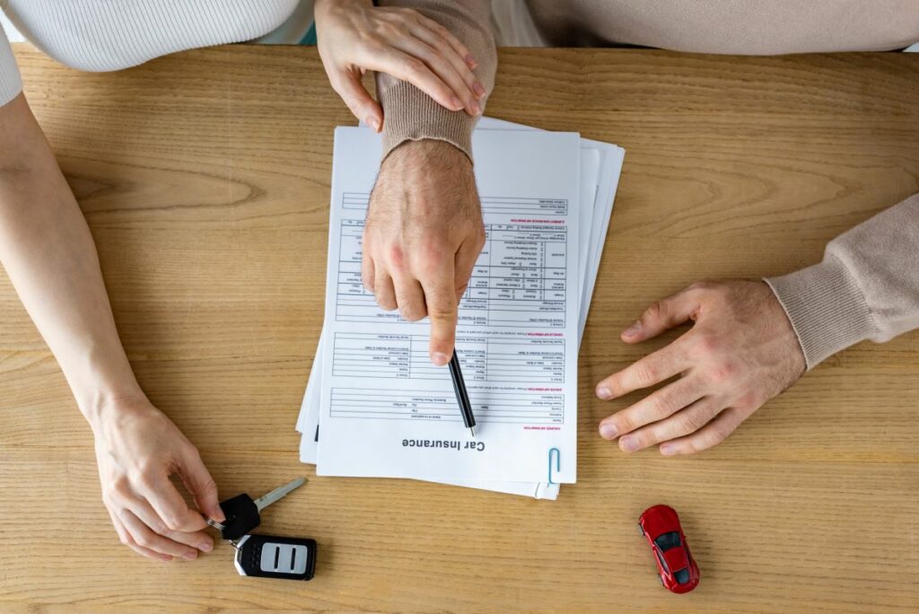 comparez les assurances auto pour véhicules électriques et thermiques : avantages, prix et conseils pour bien choisir votre couverture.