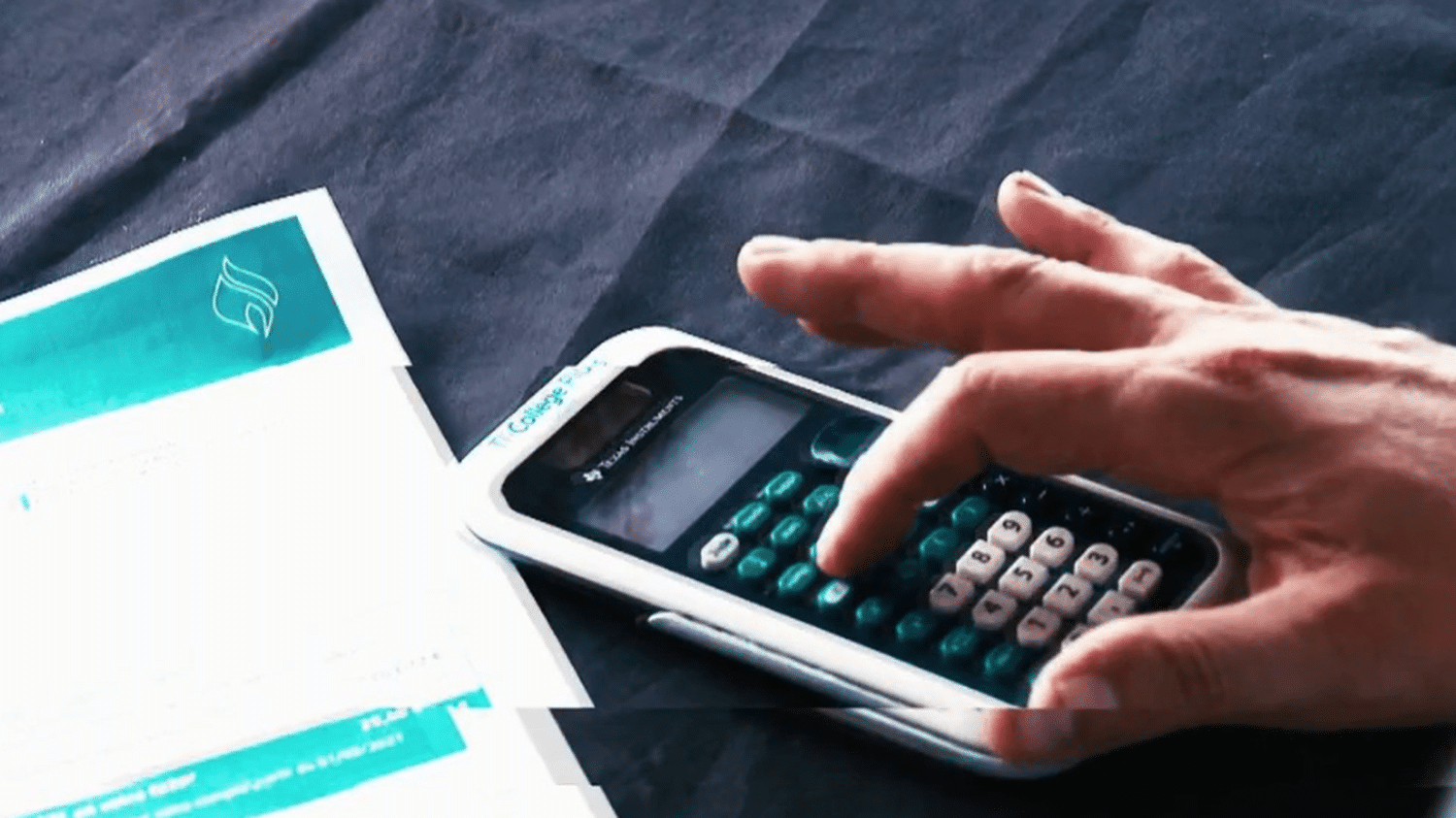 découvrez comment les dépenses contraintes impactent votre pouvoir d’achat et apprenez à mieux gérer votre budget pour retrouver votre liberté financière.